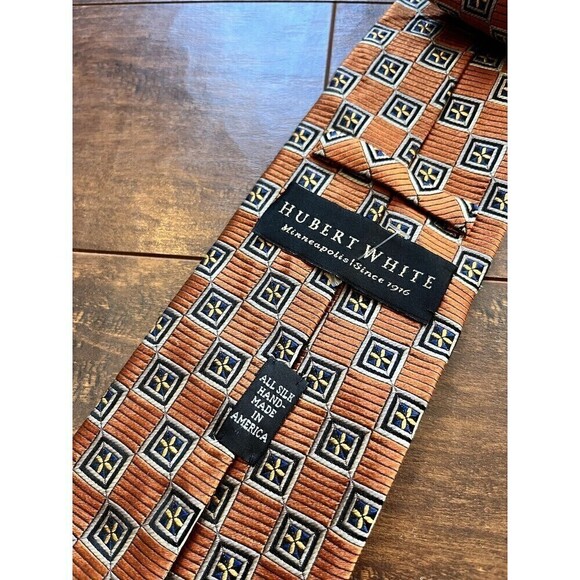 Hubert White All Silk Made In America PAttern Dress Tie - Picture 3 of 6